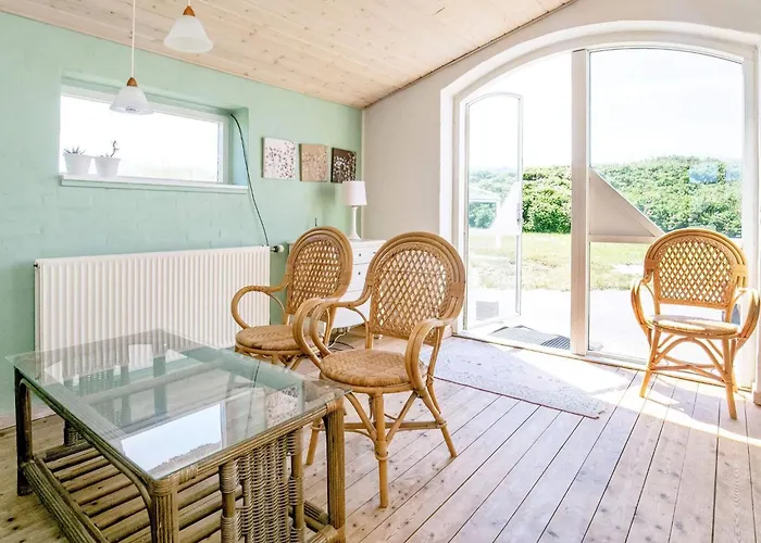 16 Person In Ulfborg